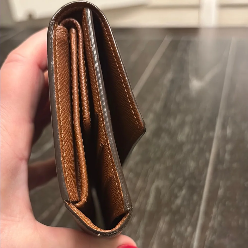 🚫🚫SOLD🚫🚫 LV Wallet w/COA - Picture 4 of 12